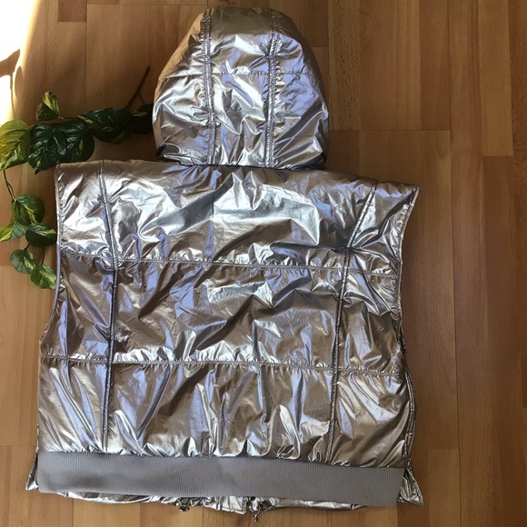 Daily Practice by Anthropologie Silver Metallic Puffer Vest - Picture 11 of 16